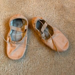 Little girl size 10 ballet pink ballet shoes